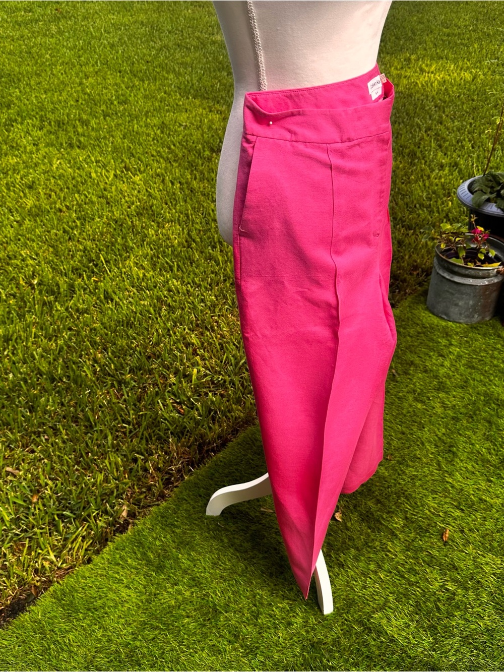 Calvin Klein Magenta Open-Front Blazer with Matching Trousers - Picture 5 of 11